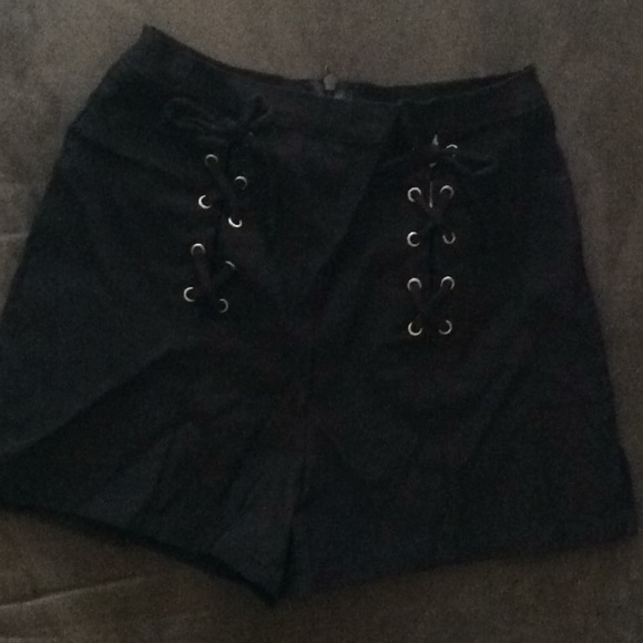 Pants - Dressy shorts